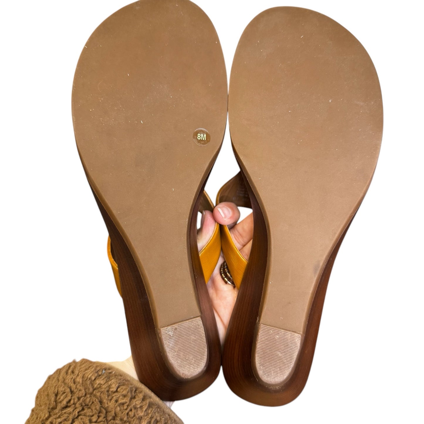 Tory Burch Yellow Brown Cameron Patent Leather Logo Thong Sandal Womens 8