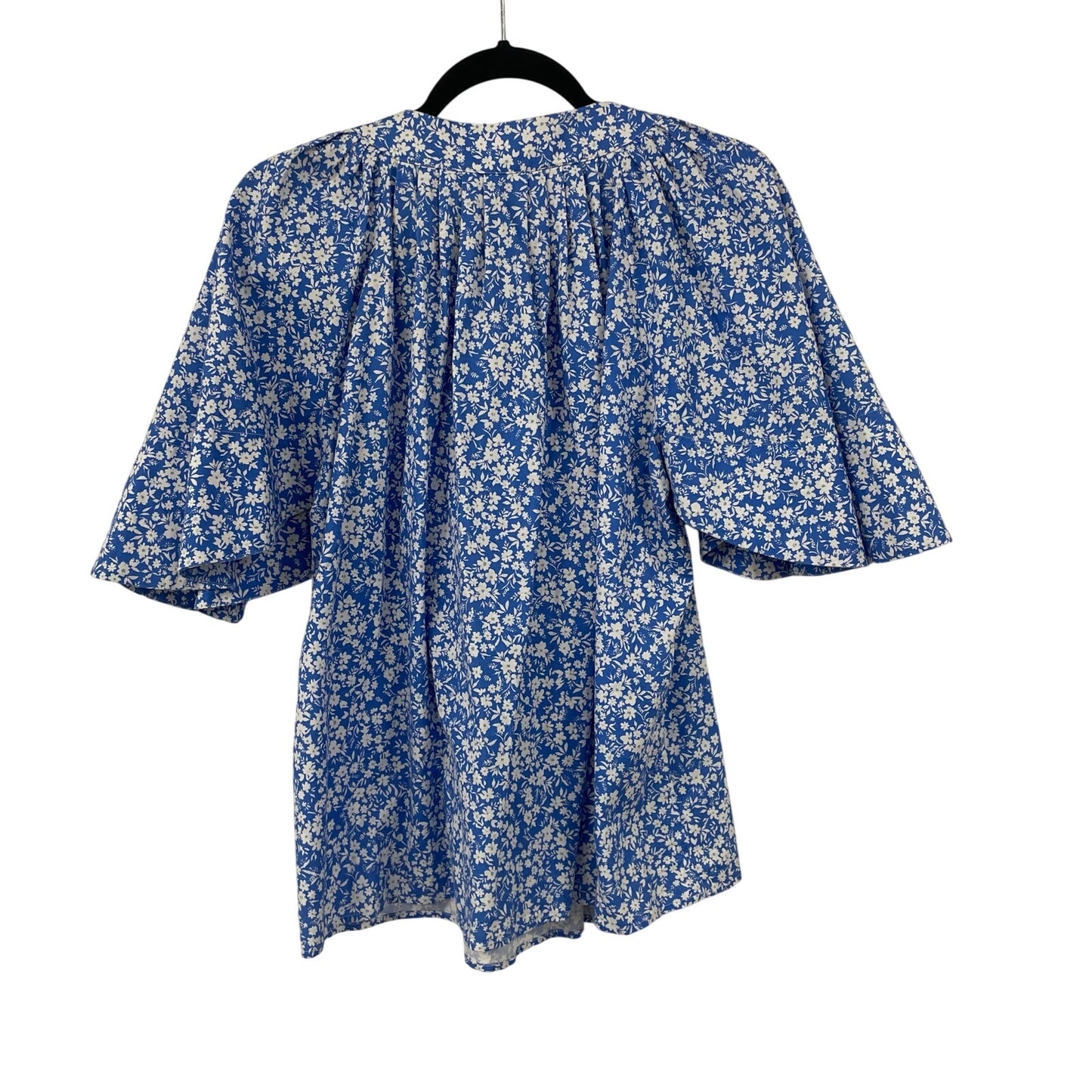 Tuckernuck Blooms on Broad Finley Flutter Sleeve Top Blue White Floral Medium