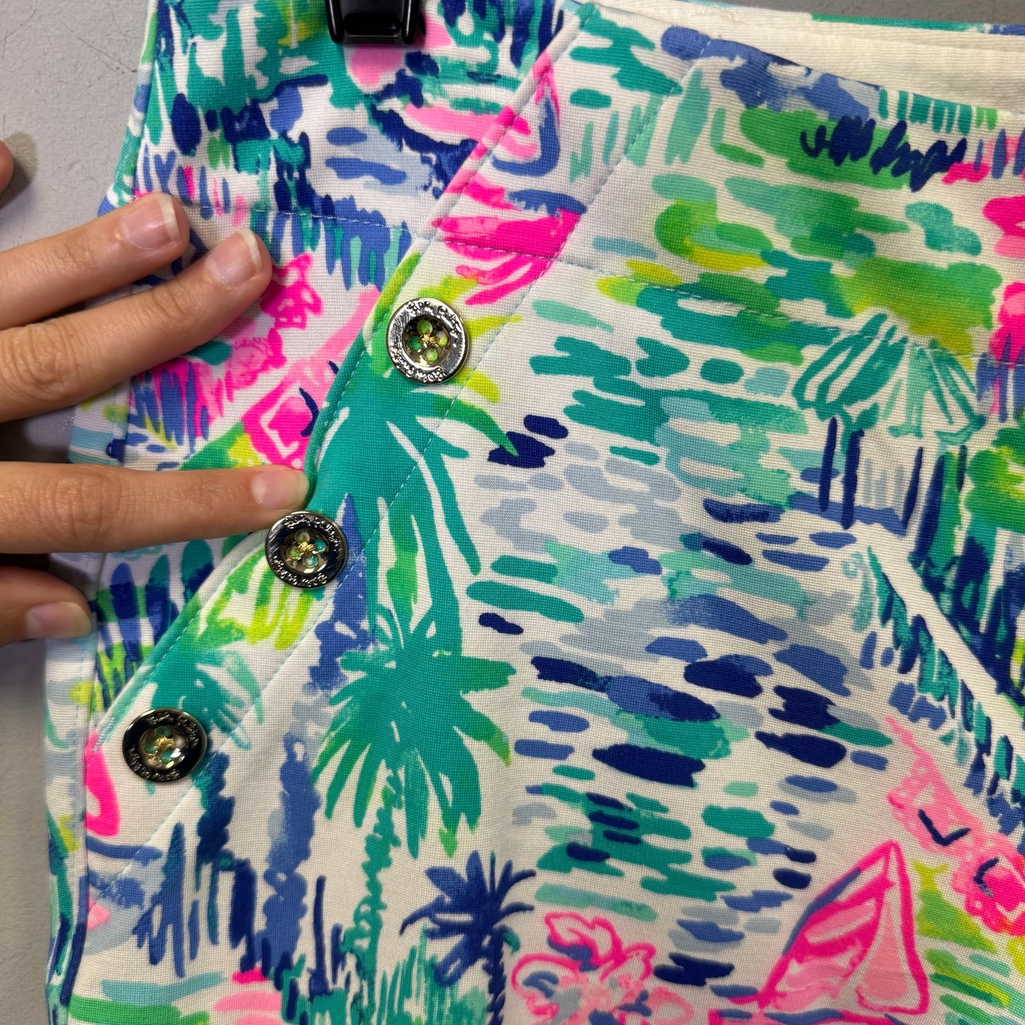 Lilly Pulitzer in Salt In The Air Print Mid Rise Marina Knit Shorts Womens 8