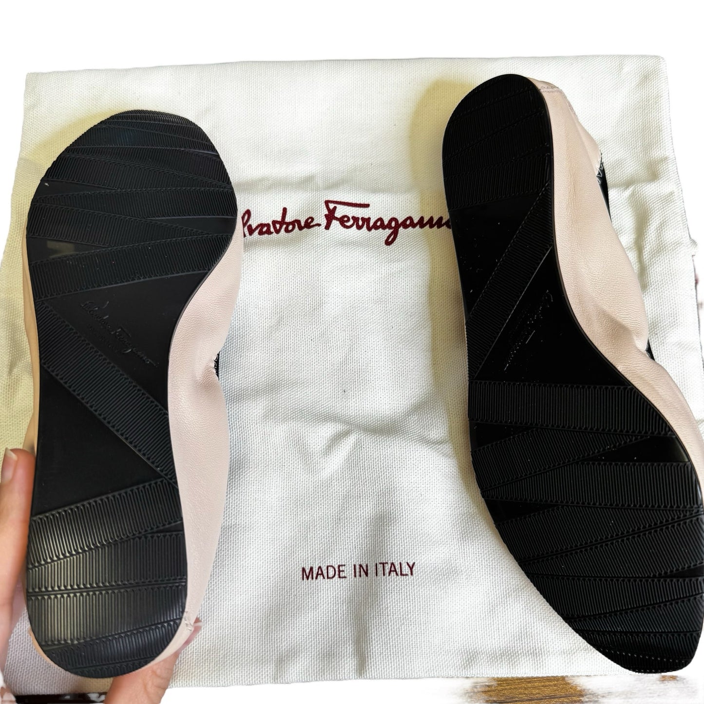 Salvatore Ferragamo Blush Black Vara Bow Accent Leather Ballet Flats Womens 6