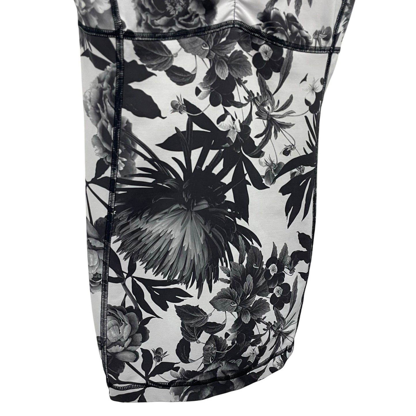 Lululemon Athletica Aria Tank II Brisk Bloom Black White Floral Print Womens 4