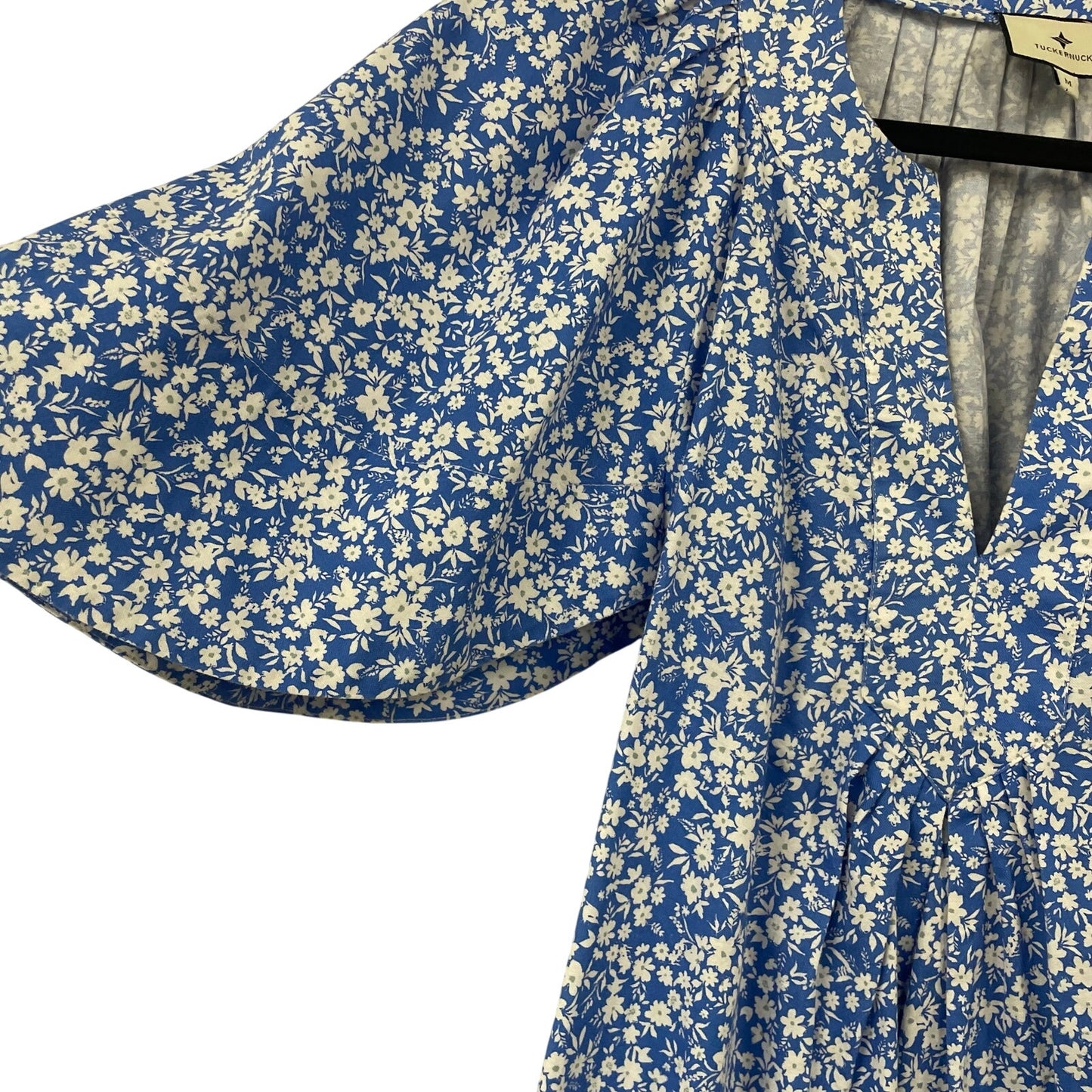 Tuckernuck Blooms on Broad Finley Flutter Sleeve Top Blue White Floral Medium