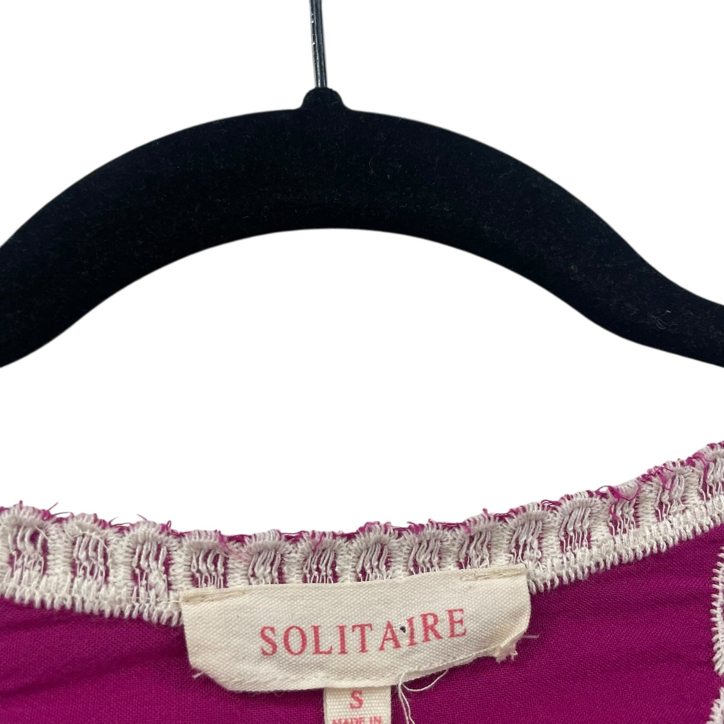 Solitaire Short Sleeve Scallop Hem Magenta Ivory Floral Embroidered Top Small