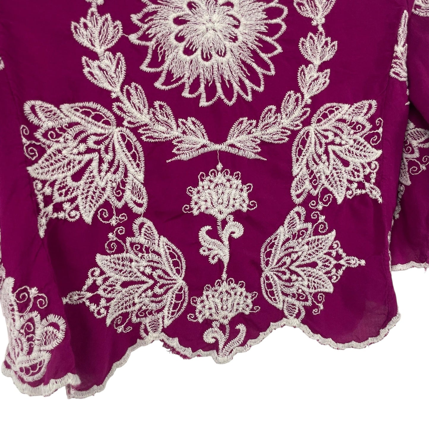 Solitaire Short Sleeve Scallop Hem Magenta Ivory Floral Embroidered Top Small