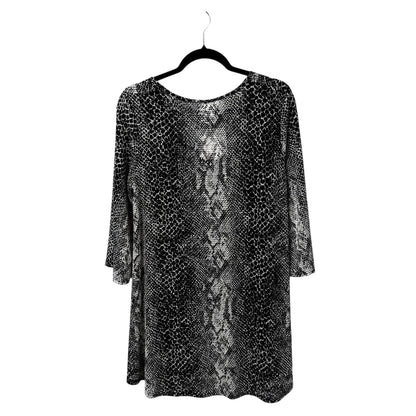 NWT Jordan Taylor Snake Skin Print Long Sleeve Scoop Neck Top Womens Large