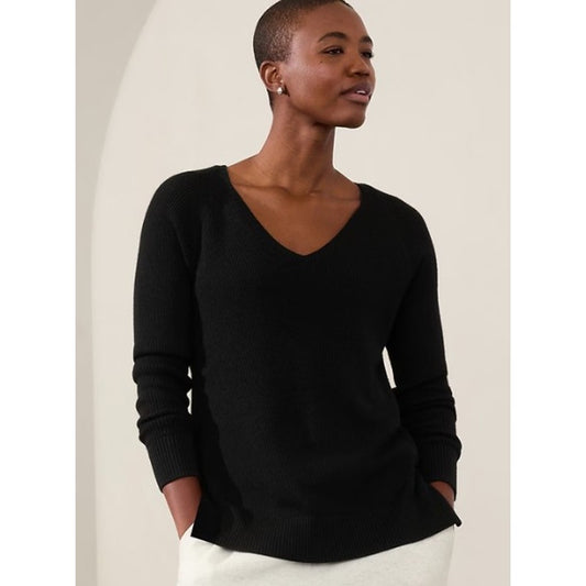 NWT Athleta Black Thermolite Hanover V-Neck Pullover Sweater Womens Size Medium
