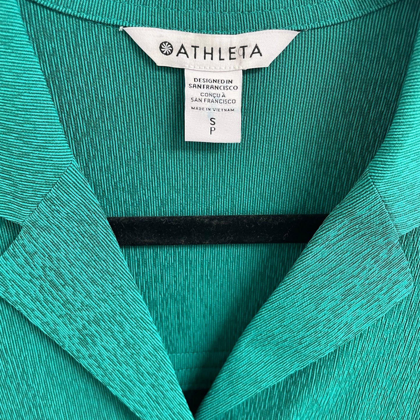 Athleta Short Sleeve Button Up Echo Top in Dark Green Womens Size Small