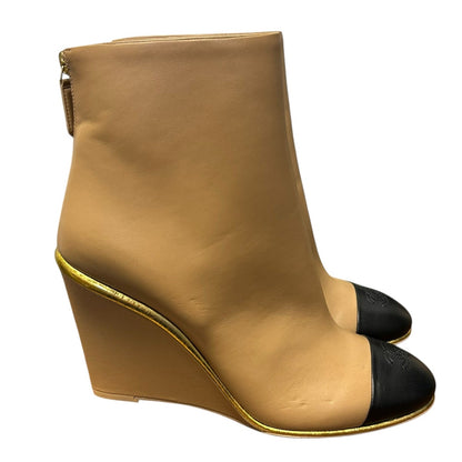 Chanel Tan Black Two Tone Interlocking CC Logo Wedge Boots Womens 39.5 / US 9.5
