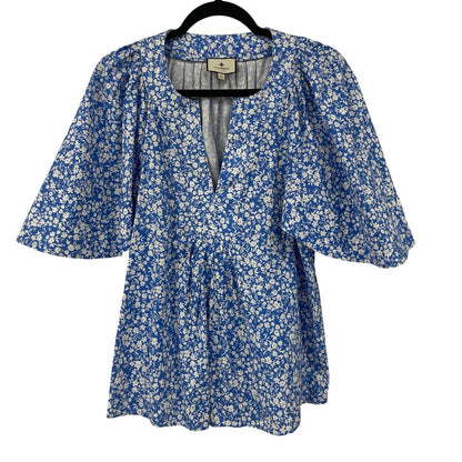 Tuckernuck Blooms on Broad Finley Flutter Sleeve Top Blue White Floral Medium