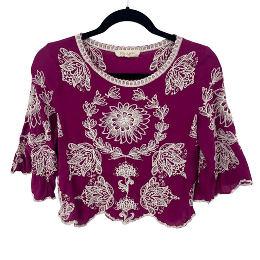 Solitaire Short Sleeve Scallop Hem Magenta Ivory Floral Embroidered Top Small